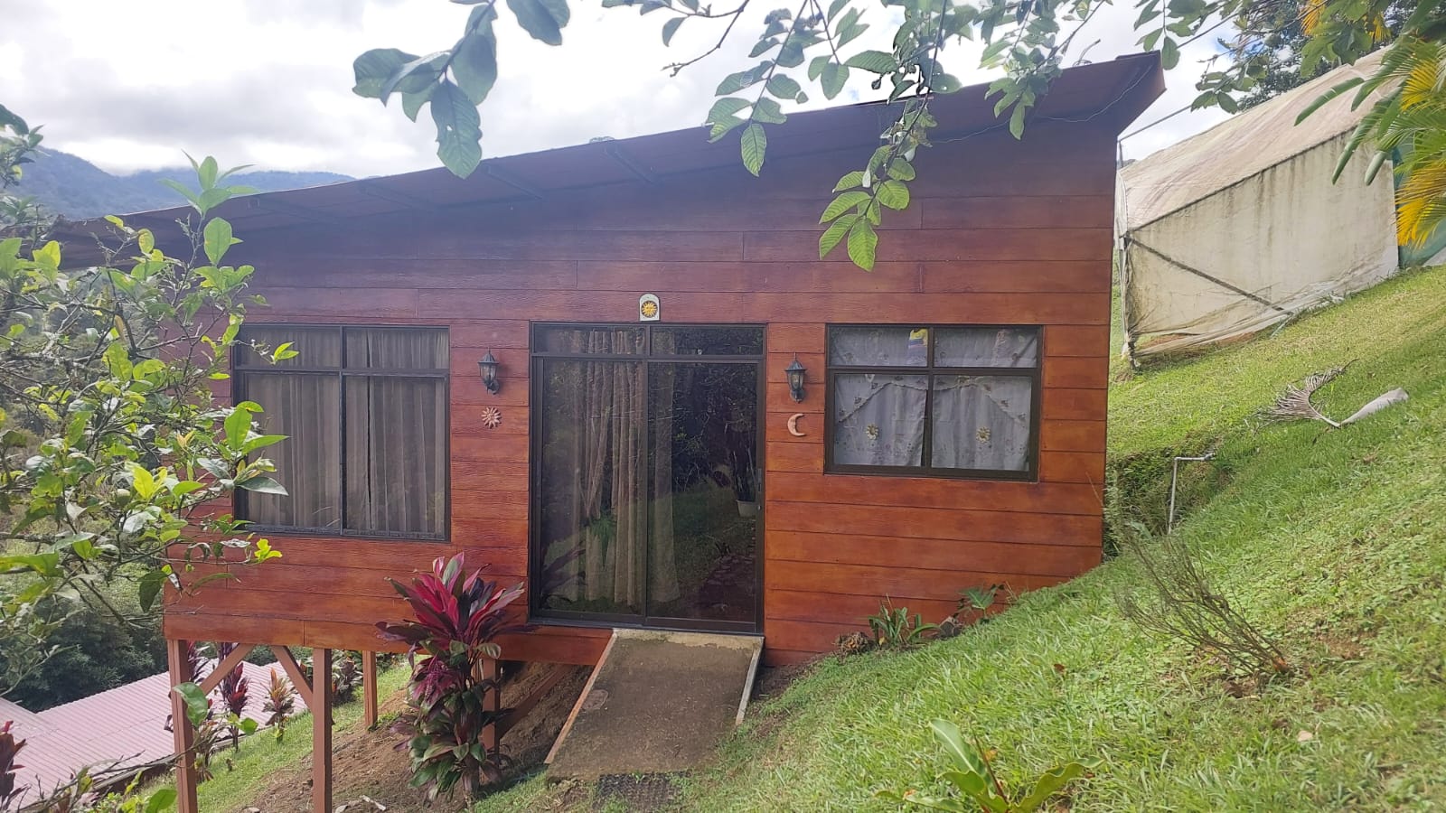 Navarro Mountain Dream on the Camino de Costa Rica